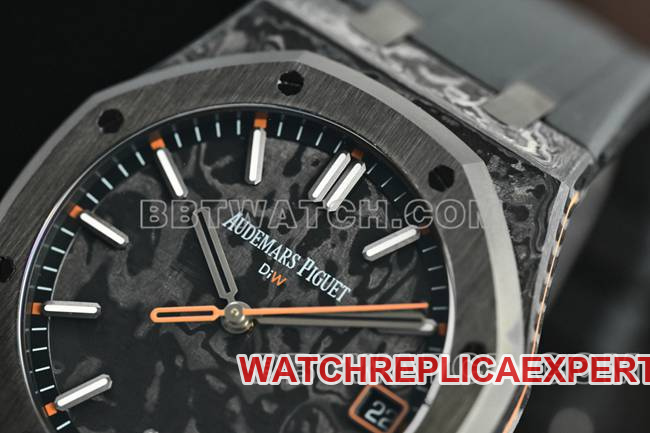 collectible watch Royal OakDiW factory Audemars Piguet carbon fiber orange needle 15500front live photo