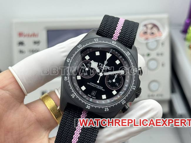 collectible watch submersible V+ factory Tudor purple 7750 mechanical front live photo