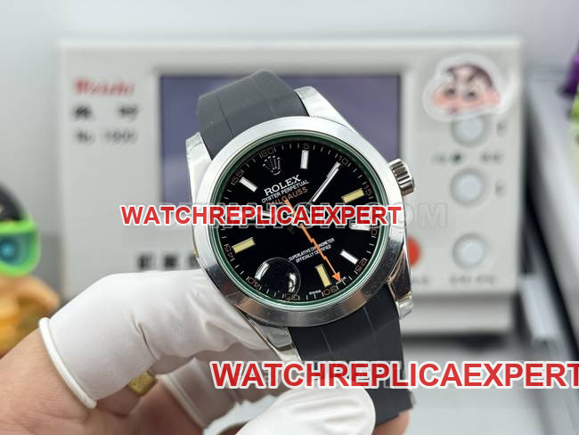 collectible watch magnetic type VS FactoryRolexblack dial green glass front live photo