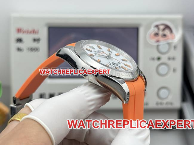 watch magnetic type VS FactoryRolexwhite dial orange rubber model side live photo