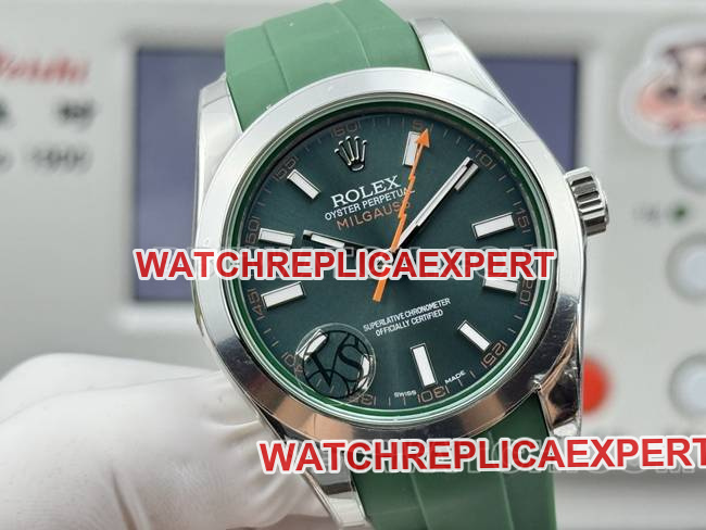 collectible watch magnetic type VS FactoryRolexgreen dial green rubber model front live photo