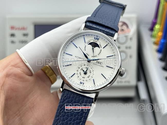 watch Portofino GR factory IWC white dial blue needle blue leather strap model front live photo