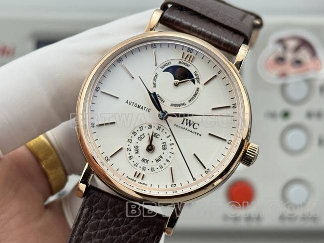 collectible watch Portofino GR factory IWCrose goldwhite dial brown leather strap model front live photo
