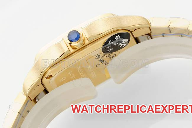 top-tier watch Cartiersilver dial Santos quartz movementyellow goldbraceletside live photo