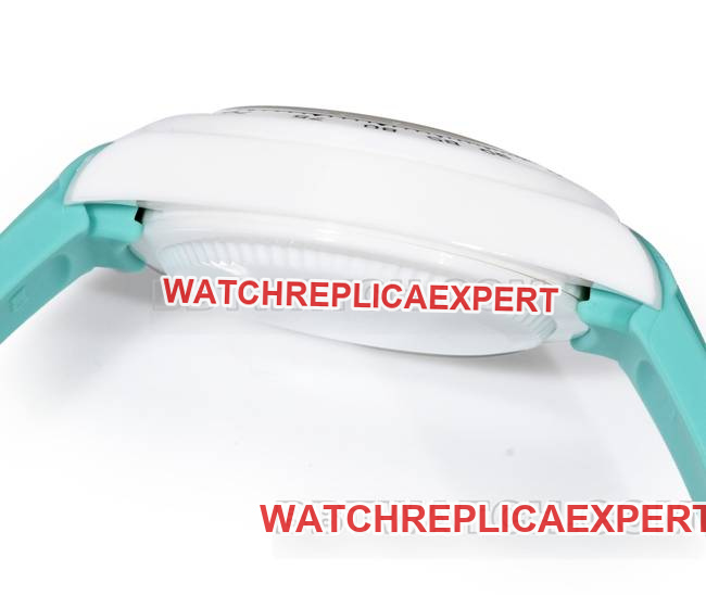 collectible watch TW factory DaytonaRolex white case green rubber braceletside live photo