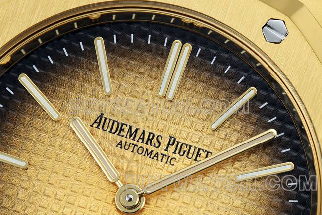 top-tier watch ZF FactoryAudemars PiguetRoyal Oak smoked yellow gold plate 16202front live photo