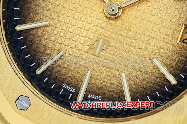 top-tier watch ZF FactoryAudemars PiguetRoyal Oak smoked yellow gold plate 16202front live photo