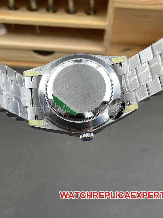 collectible watch CBD factory RolexDay-Date3255 mechanical olive green dial40mmcaseback live photo