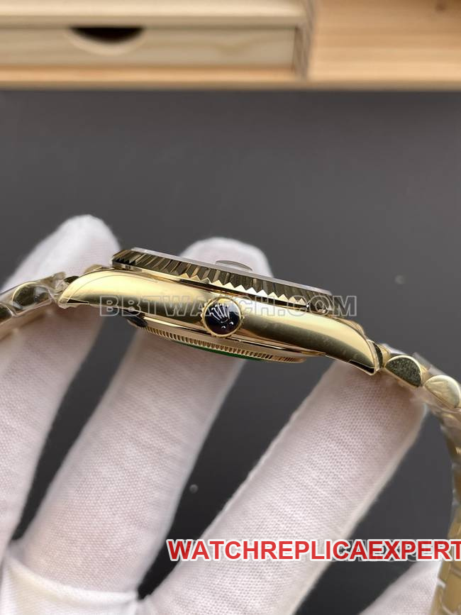 1:1replica watch CBD factory Day-DateRolex3255 mechanical mother-of-pearl disc 40mmside live photo