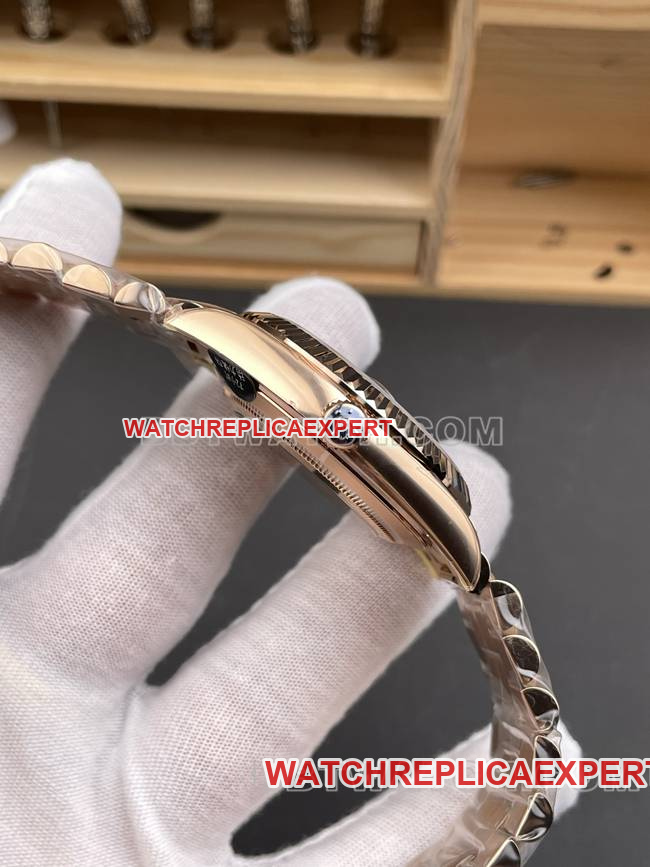 watch CBD factory Day-DateRolex3255 mechanical rose gold olive green dialside live photo