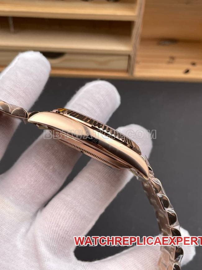 watch CBD factory Day-DateRolex3255 mechanical rose gold olive green dialside live photo