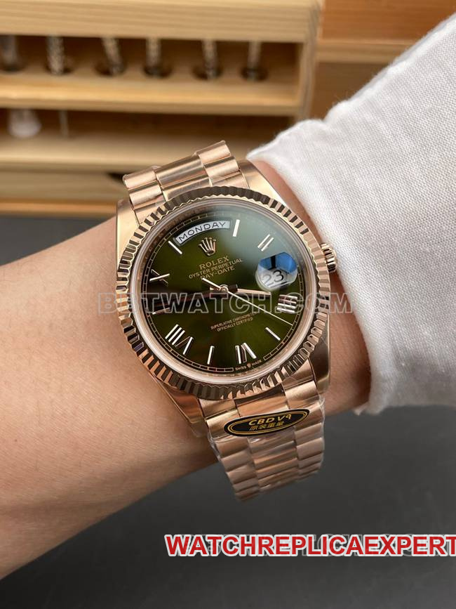 watch CBD factory Day-DateRolex3255 mechanical rose gold olive green dialfront live photo