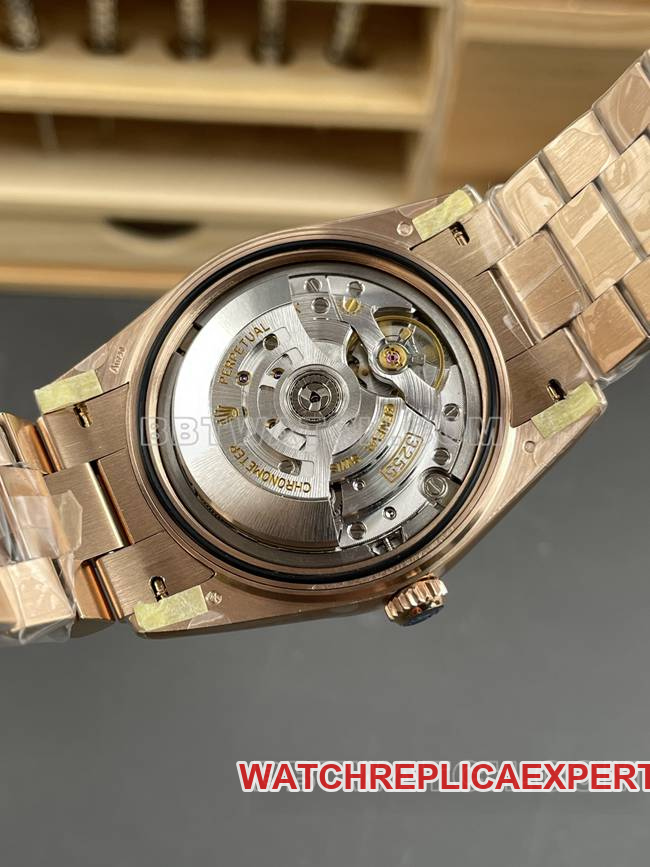 collectible watch CBD factory Day-DateRolex3255 mechanical rose gold smoked black dialcaseback live photo