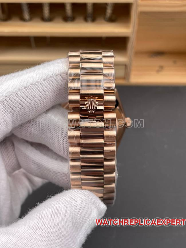 collectible watch CBD factory Day-DateRolex3255 mechanical rose gold smoked black dialbraceletlive photos