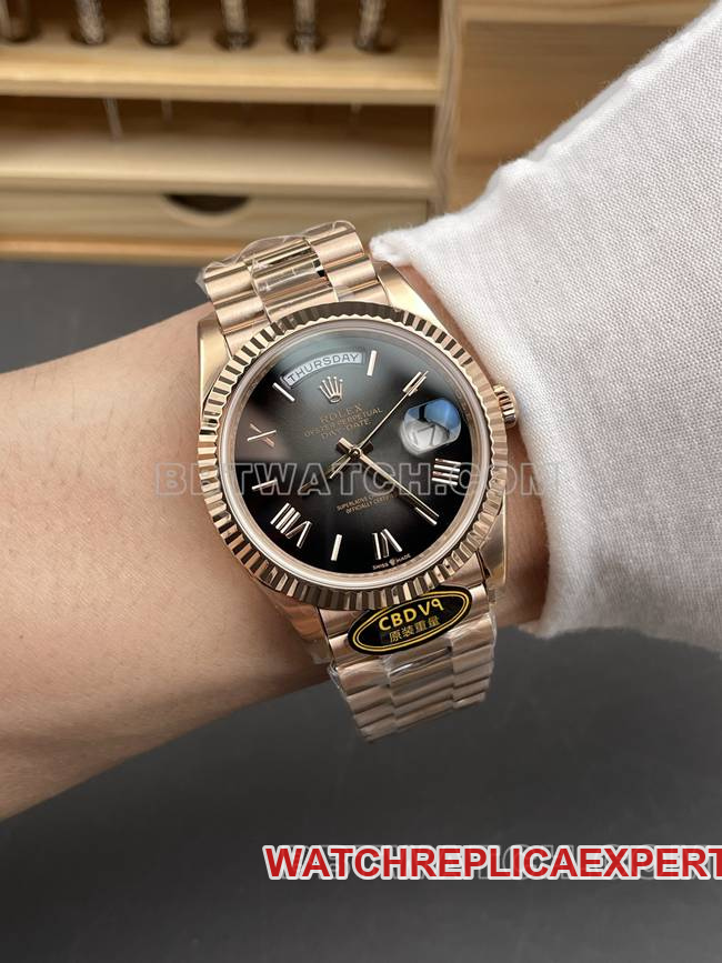 collectible watch CBD factory Day-DateRolex3255 mechanical rose gold smoked black dialfront live photo