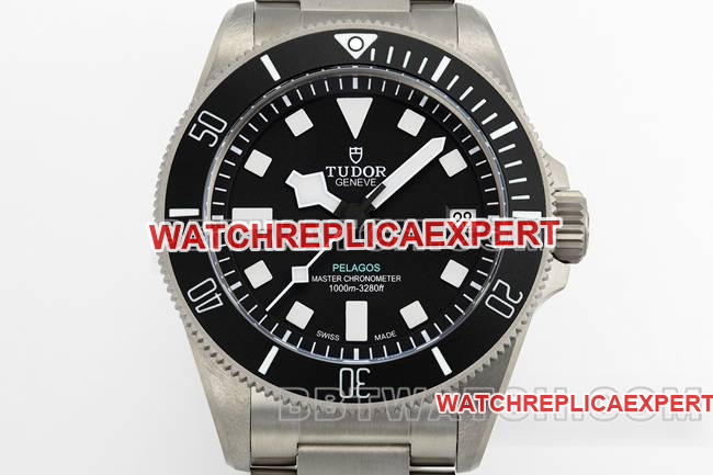 top-tier watch collar type ZF FactoryTudorblack dialM2543front live photo