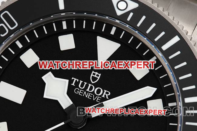 top-tier watch collar type ZF FactoryTudorblack dialM2543front live photo