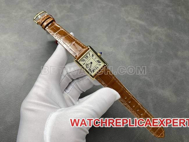 top-tier watch tank DR factory Cartier silver white dialquartz brown leather braceletfront live photo