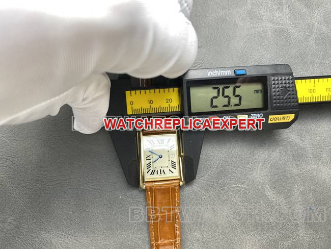 top-tier watch tank DR factory Cartier silver white dialquartz brown leather braceletfront live photo
