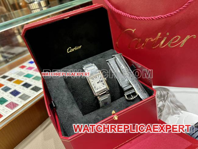 1:1replica watch tank DR factory Cartier silver white dial medium quartz steel braceletfront live photo