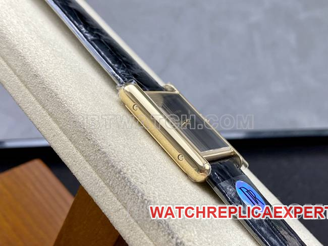 collectible watch DR factory Cartier tank black dial gold case quartz black braceletfront live photo