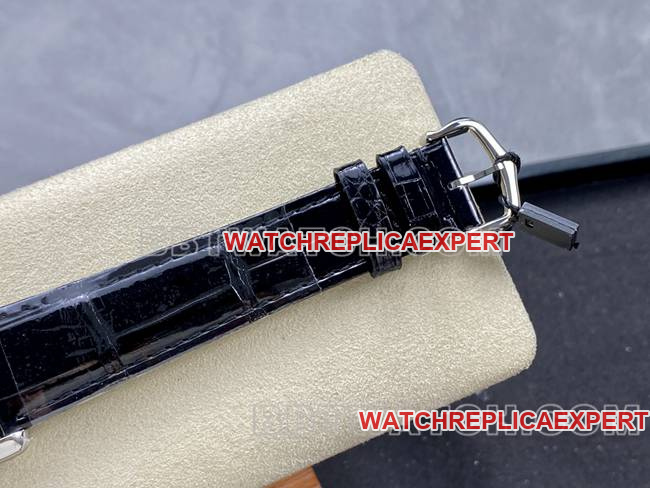 1:1replica watch DR factory Cartier tank black dialquartz black braceletclasplive photos