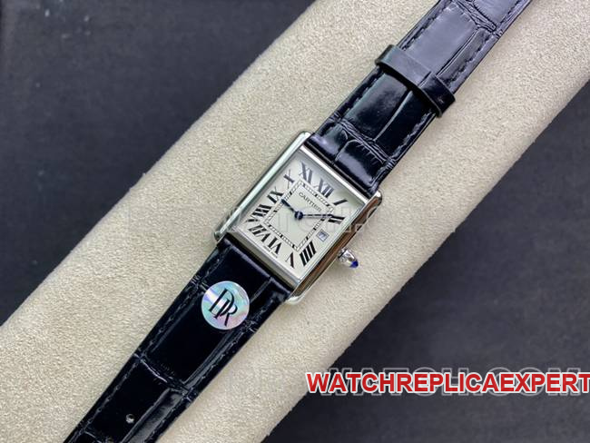 collectible watch DR factory tank Cartierwhite dial small quartz black braceletfront live photo