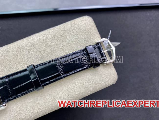 collectible watch DR factory tank Cartierwhite dial small quartz black braceletclasplive photos