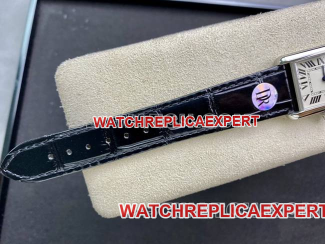 collectible watch DR factory tank Cartierwhite dial small quartz black braceletbraceletlive photos