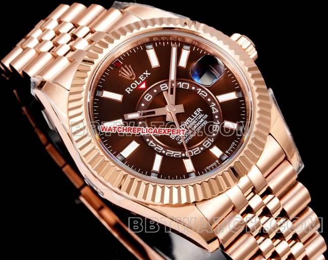 collectible watch AR+ factory Rolex Navigator brown dial mechanical rose gold steel braceletfront live photo