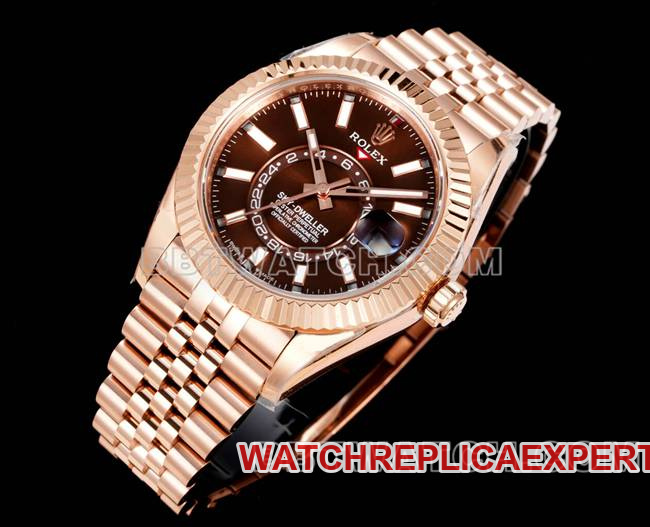 collectible watch AR+ factory Rolex Navigator brown dial mechanical rose gold steel braceletfront live photo