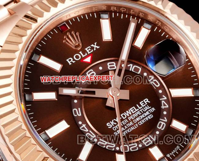 collectible watch AR+ factory Rolex Navigator brown dial mechanical rose gold steel braceletfront live photo