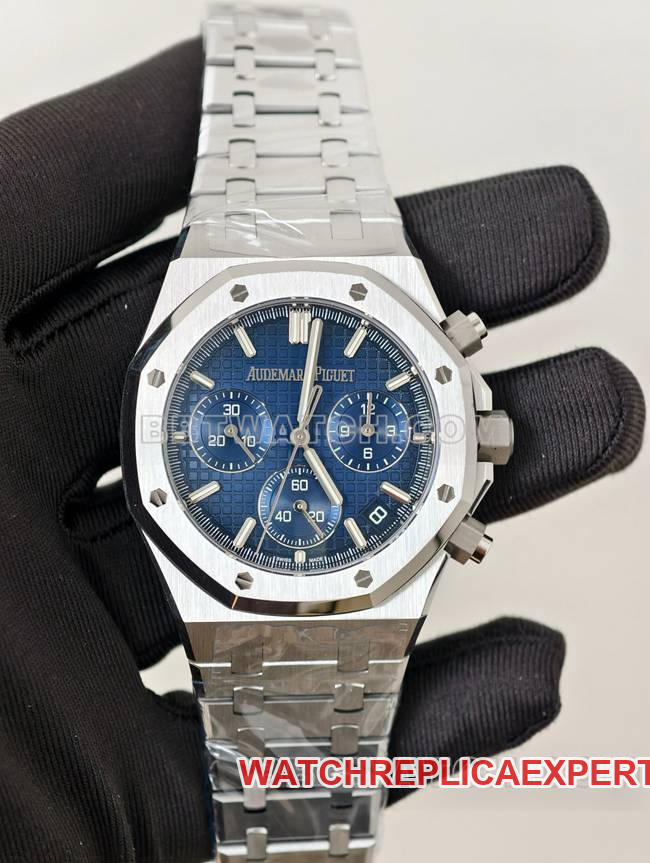 watch Royal Oak Audemars Piguet blue dial 4401 mechanical 26240 front real shot image