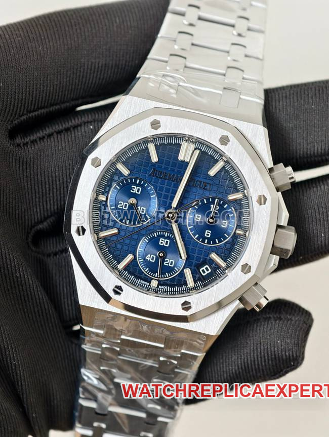 watch Royal Oak Audemars Piguet blue dial 4401 mechanical 26240 front real shot image