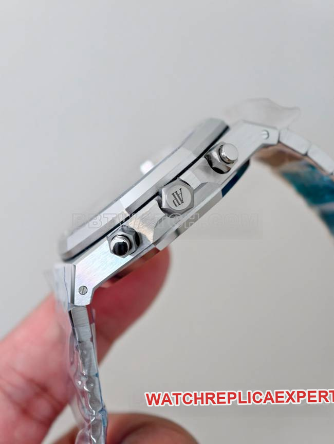 Watch: Royal Oak DDF Factory Audemars Piguet Blue Dial 4401 Mechanical 26240—Side View Photos