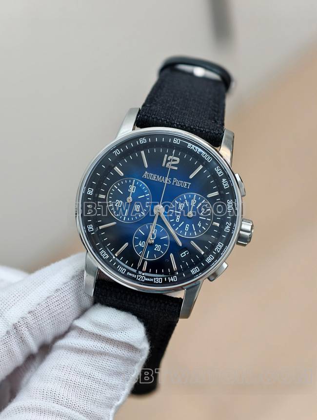 top-tier watch CODE 11.59Audemars PiguetAPS factory smoked blue dial4401 mechanical 26393front live photo