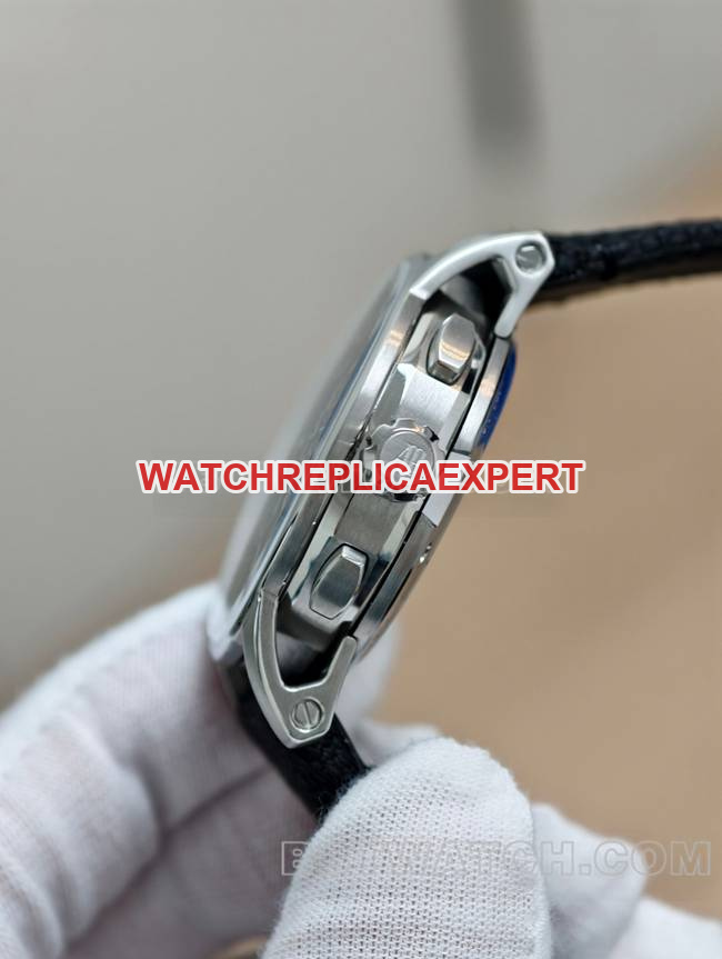 top-tier watch CODE 11.59Audemars PiguetAPS factory smoked blue dial4401 mechanical 26393side live photo