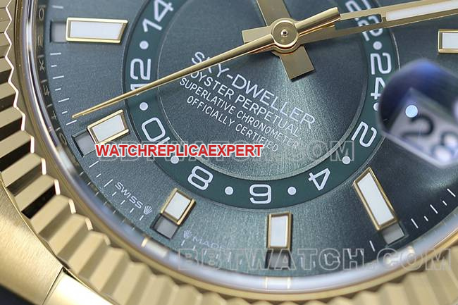 collectible watch ZF Factory Navigator Rolexblack dial9002 mechanical rubber braceletfront live photo