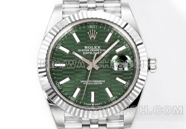 collectible watch JF factory log Rolexgreen dial3235 mechanical 41mm front live photo