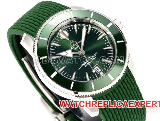 collectible watch superocean culture BLS factory Breitlinggreen dial rubber braceletfront live photo