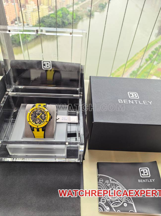 top-tier watch Bentley BL-62 peak yellow rubber braceletfront live photo