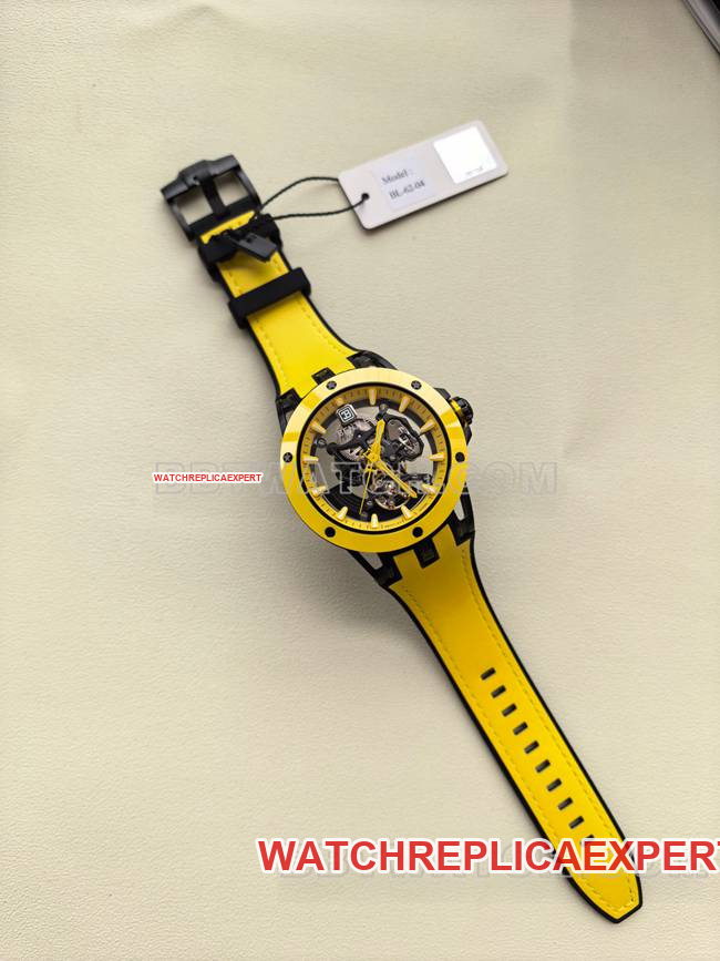top-tier watch Bentley BL-62 peak yellow rubber braceletfront live photo