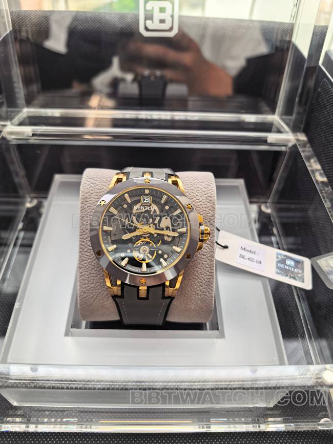 1:1replica watch Bentley BL-62 peak gray rubber braceletfront live photo