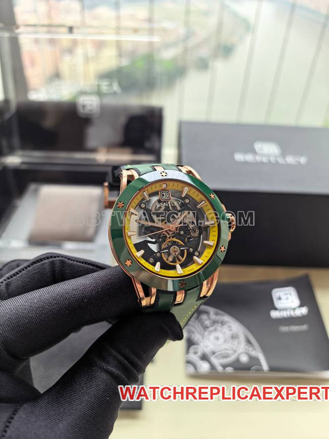 watch Bentley BL-62 peak green rubber braceletfront live photo