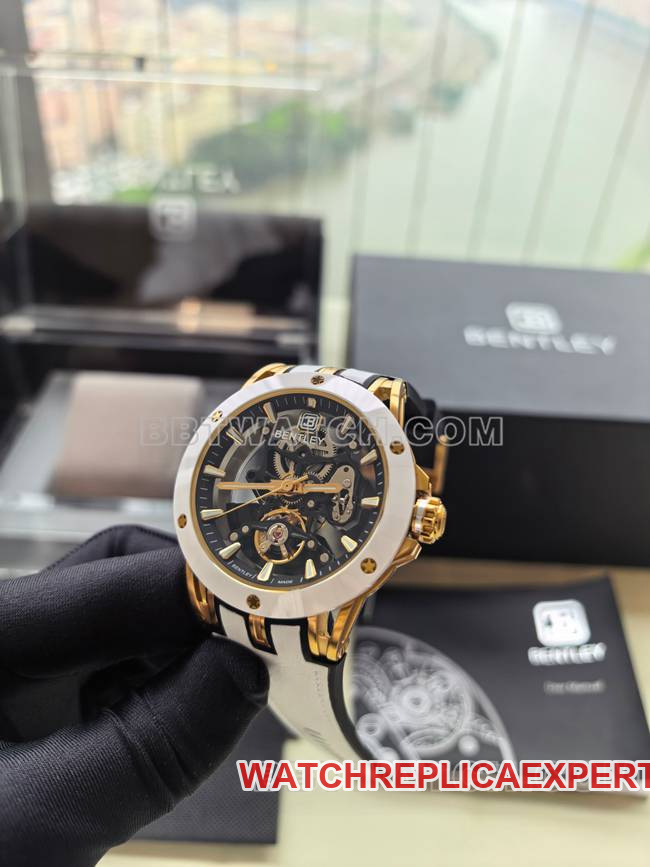 Bentley top-tier watch BL-62 peak white rubber braceletfront live photo
