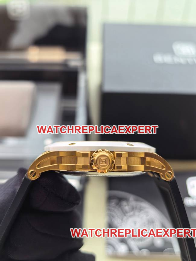 Bentley top-tier watch BL-62 peak white rubber braceletside live photo