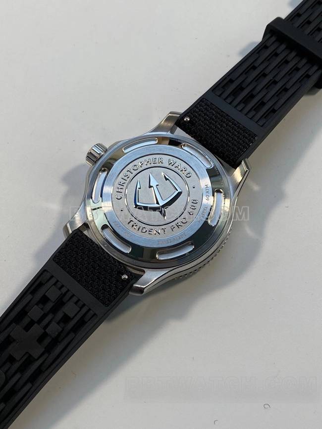 top-tier watch christopher ward black dial rubber braceletcaseback live photo