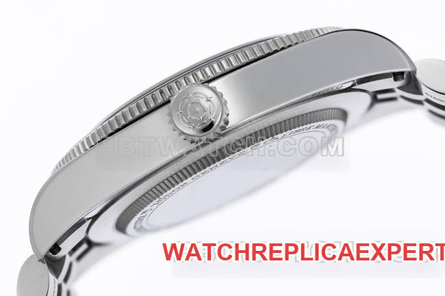 collectible watch ZF Factory Black Bay Tudor dark red dial steel braceletside live photo
