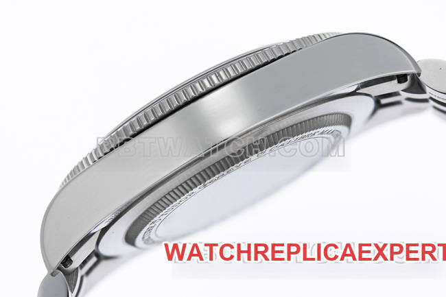 collectible watch ZF Factory Black Bay Tudor dark red dial steel braceletside live photo