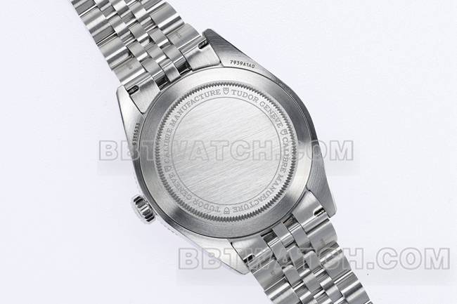 collectible watch ZF Factory Black Bay Tudor dark red dial steel braceletside live photo